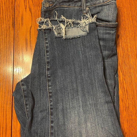 Kut from the Kloth HIGH RISE REESE FAB
AF ANKLE STRAIGHT LEG JEAN - PLUS - Picture 2 of 4